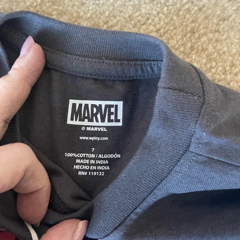 NWT Bundle of 5 kid size 6-7 tops. Marvel, old navy‎ etc